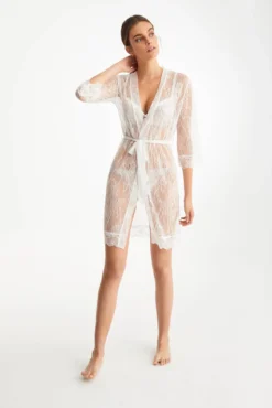 Bata kimono corta encaje