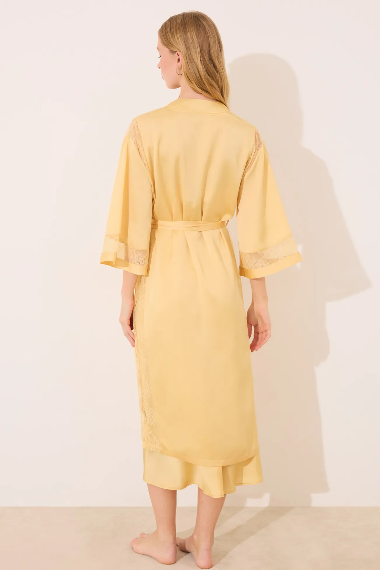 Bata larga tejido chifón amarillo