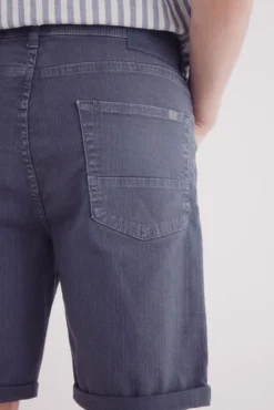 Bermuda color lavada slim fit