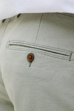 Bermuda estilo chino regular fit