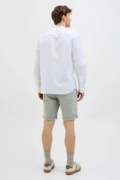 Bermuda estilo chino regular fit