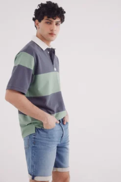 Bermuda vaquera en knit denim medio slim fit