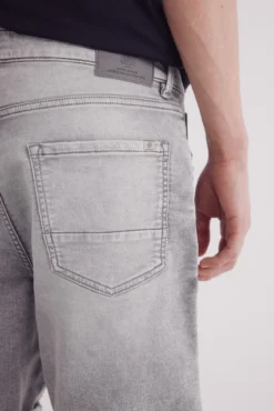 Bermuda vaquera en knit denim
