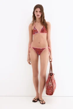 Bikini estampado con contrastes