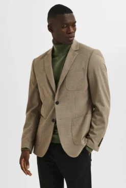 Blazer slim fit elaborada con materiales reciclados