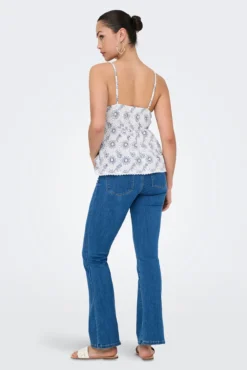 Blusa bordados perforados