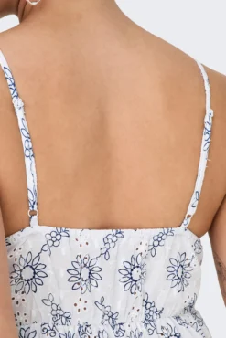 Blusa bordados perforados