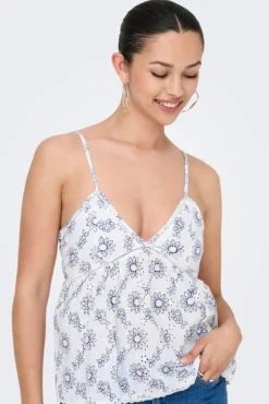 Blusa bordados perforados