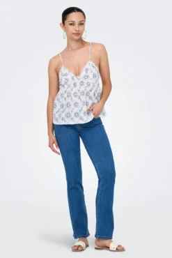 Blusa bordados perforados