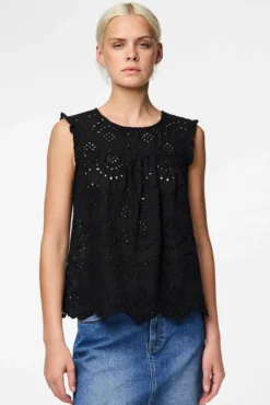 Blusa con detalle