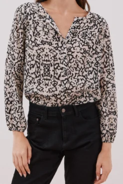 Blusa cuello redondo