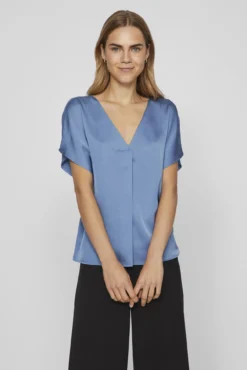 Blusa de manga corta satinada