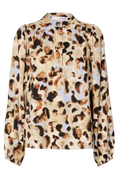 Blusa de manga larga animal print confeccionada 100% con Lenzing ECOVERO