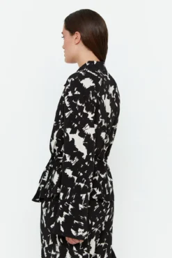 Blusa de manga larga cruzada