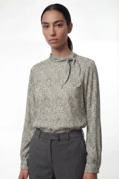 Blusa detalle lazada