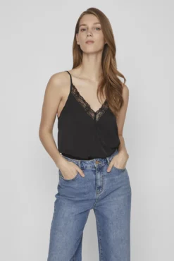 Blusa de tirantes ajustables fluida