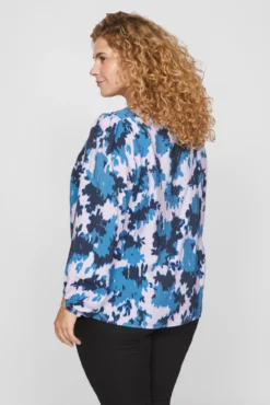 Blusa estampada manga larga curvy
