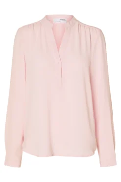 Blusa fluida con cuello de pico confeccionada con materiales reciclados
