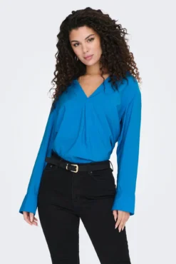 Blusa fluida cuello pico
