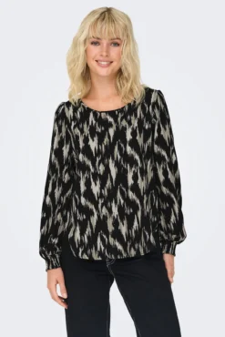 Blusa fluida de manga larga