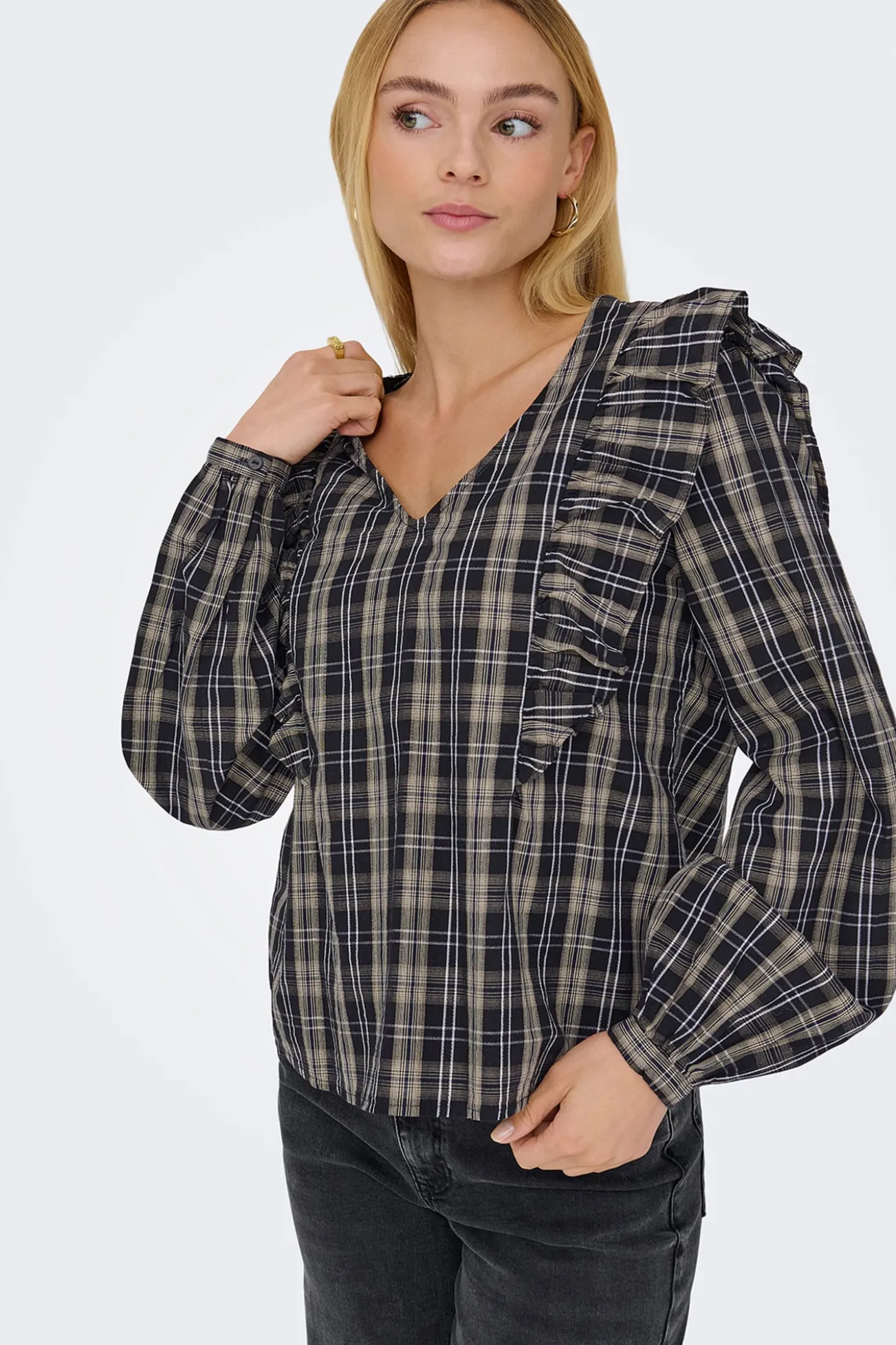 Blusa manga larga volantes