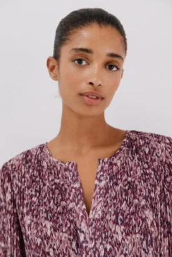 Blusa plisada contraste