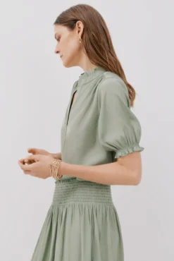 Blusa satinada manga corta