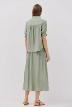 Blusa satinada manga corta