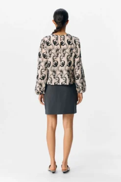 Blusa tejido bordado