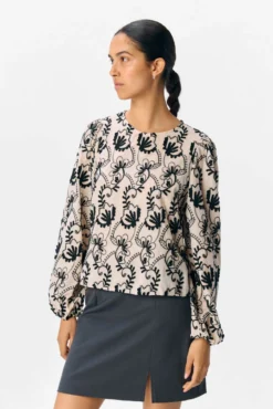 Blusa tejido bordado