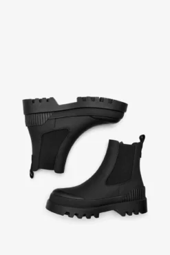 Botines chelsea de polipiel con suela track