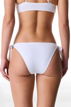 Braga bikini brasileña lazos