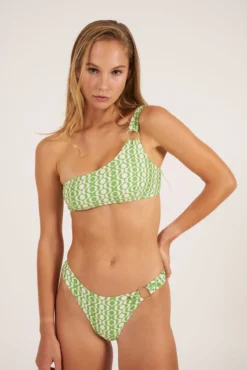 Braga bikini brasileña Lea