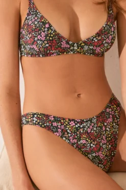 Braga bikini brasileña mini flores negro