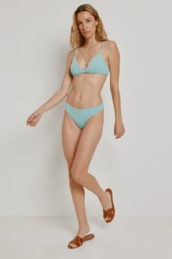 Braga bikini clásica lisa