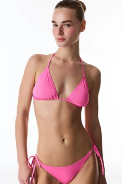 Braga bikini clásica lisa lazos