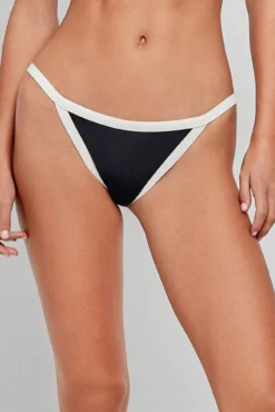 Braga bikini clásica negra ribete