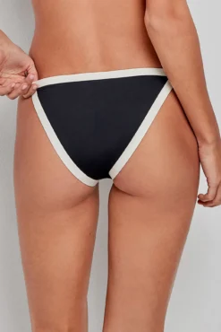 Braga bikini clásica negra ribete