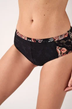 Braga brasileña encaje estampado