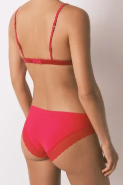 Braga clásica clean cut rojo encaje