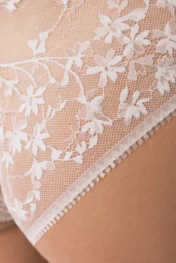 Braga clásica encaje blanco lurex