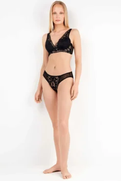 Braga clásica guipur de corte bikini con encaje y tul