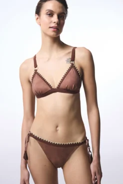 Braga de bikini clásica camel