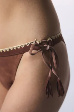 Braga de bikini clásica camel