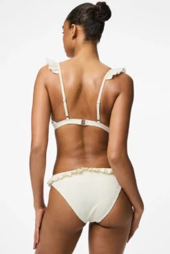 Braga de bikini romántico