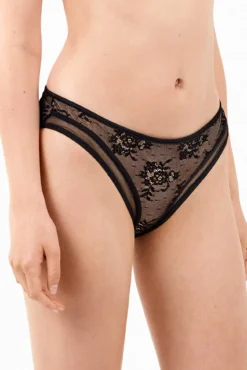 Braga tipo bikini encaje all-over