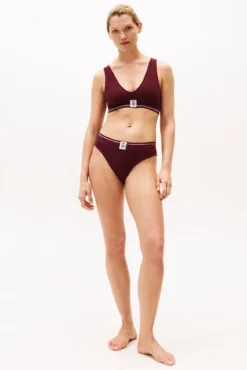 Bralette de canalé con banda elástica y logo