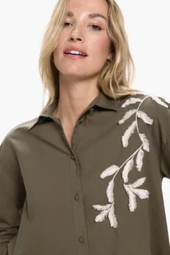 Camisa bordada de algodón orgánico