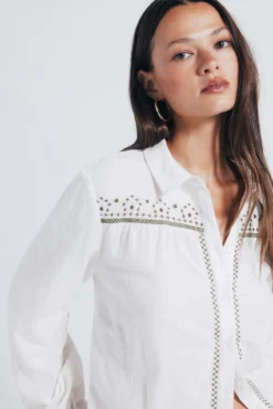 Camisa bordado canesú