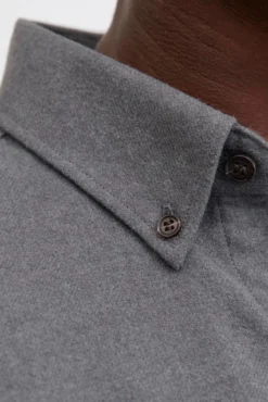 Camisa clásica sarga